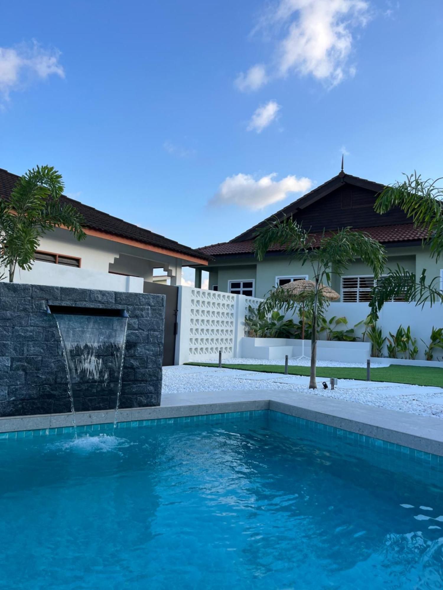 Home In Terengganu With Private Pool Kuala Terengganu Dış mekan fotoğraf