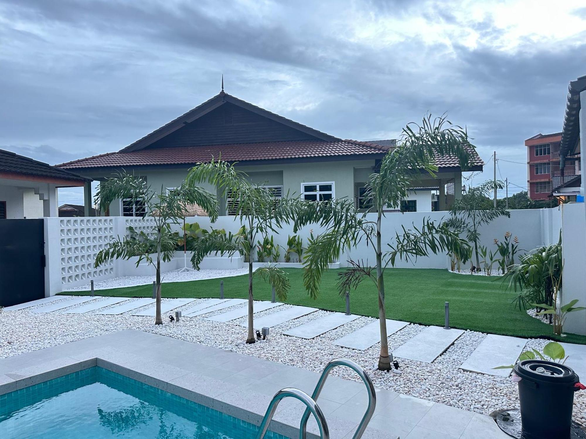 Home In Terengganu With Private Pool Kuala Terengganu Dış mekan fotoğraf