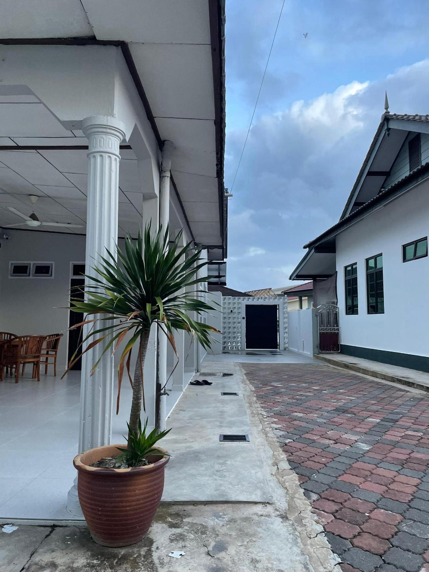 Home In Terengganu With Private Pool Kuala Terengganu Dış mekan fotoğraf
