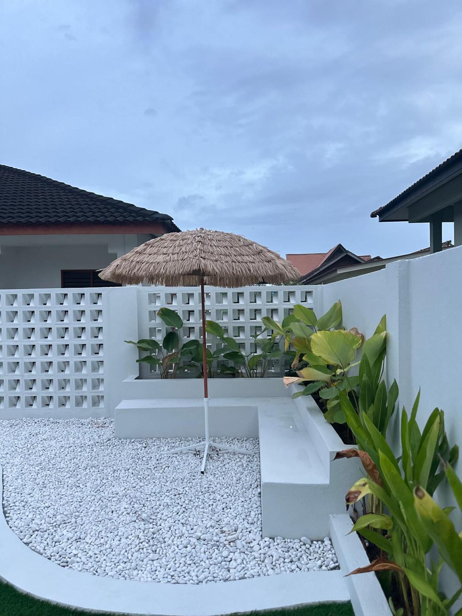 Home In Terengganu With Private Pool Kuala Terengganu Dış mekan fotoğraf